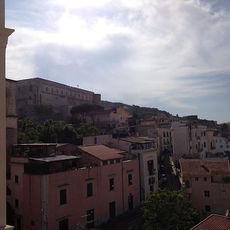 Guarinelli 88 Bed & Breakfast Gaeta Exterior photo