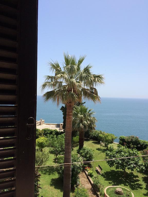 Guarinelli 88 Bed & Breakfast Gaeta Room photo
